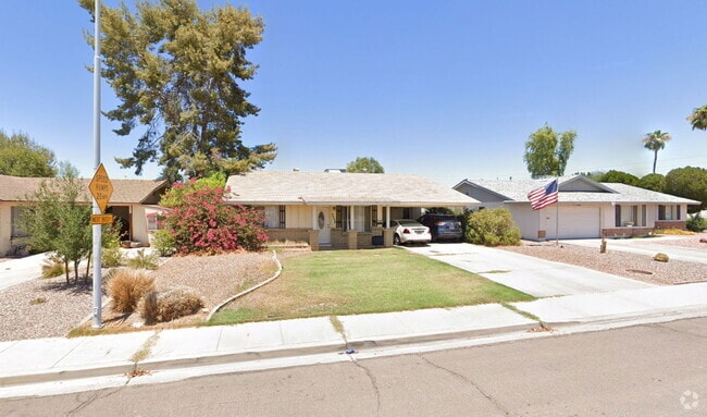 Building Photo - 2534 E Riviera Dr Rental
