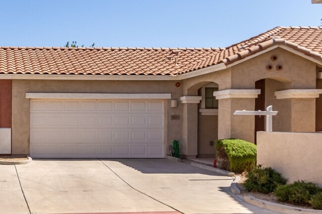 Photo - 3 Bedroom, 2 bath home in the heart of Gilbert!
