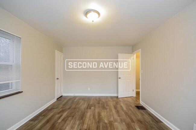 Photo - 3052 Worthington Ave