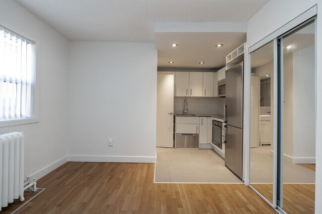 Photo - 54 Maitland St Unit 406