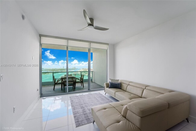 Photo - 900 Biscayne Blvd Unidad 3407