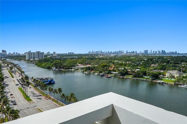 Photo - 4747 Collins Ave Unidad 1501