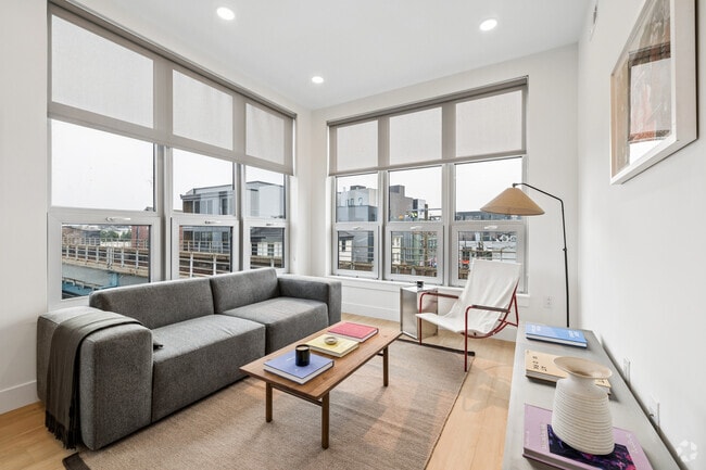 2BR, 2BA - 798SF - Living Room