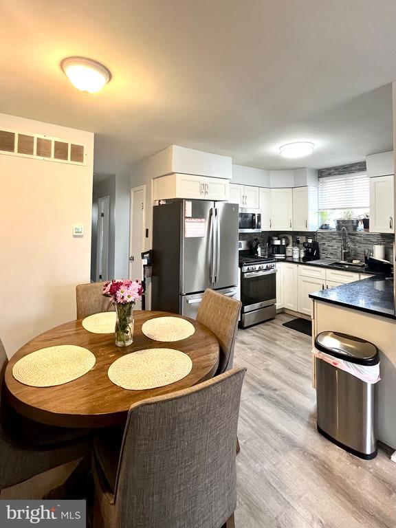 Photo - 4308 McMenamy St