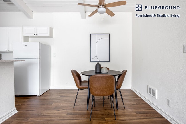 Photo - 6150 Canterbury Dr Unidad FL3-ID329