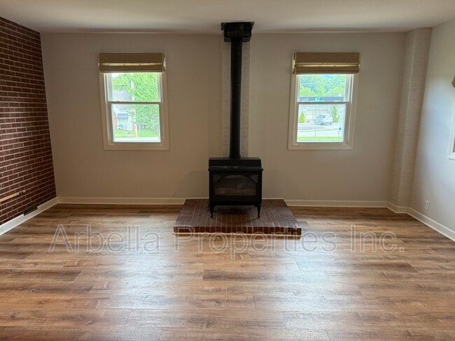 Photo - 1713 Seward Dr