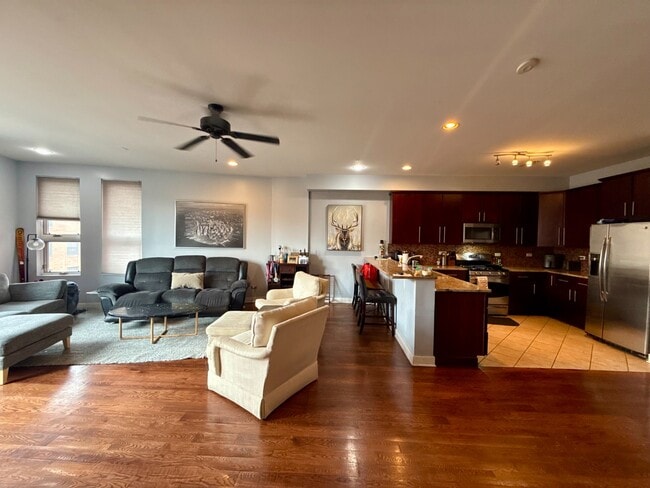 Photo - Stunning 3 Bed 2 Bath in the Old Town area Unit 4