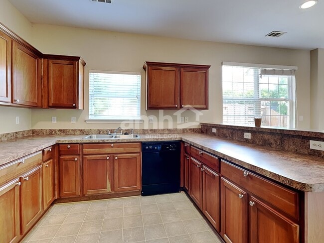 Photo - 6 Roberts Hill Dr
