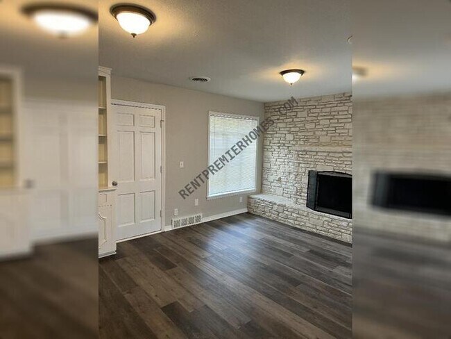 Photo - 3301 Eastman Dr