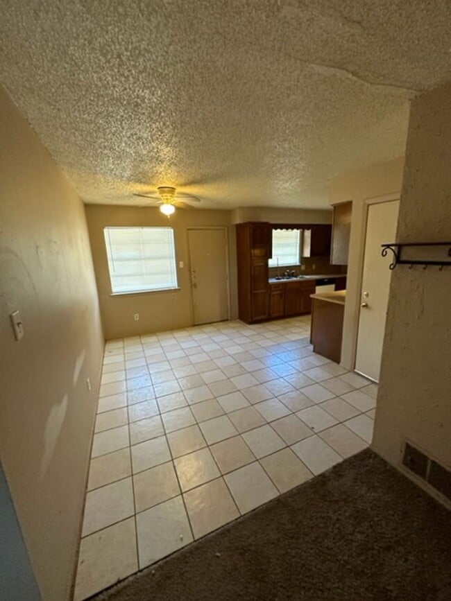 Photo - 650 Corsicana Ave