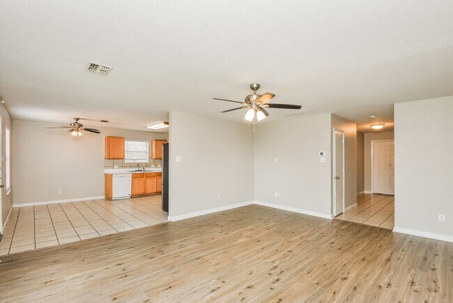 Photo - 6601 Meadow Way Ln