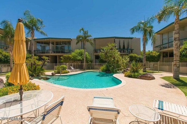 Photo - 334 W Medlock Dr Unit B104