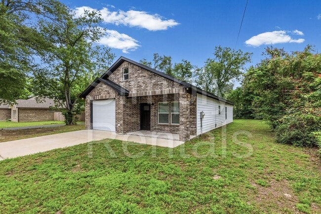 Photo - 604 Putman St