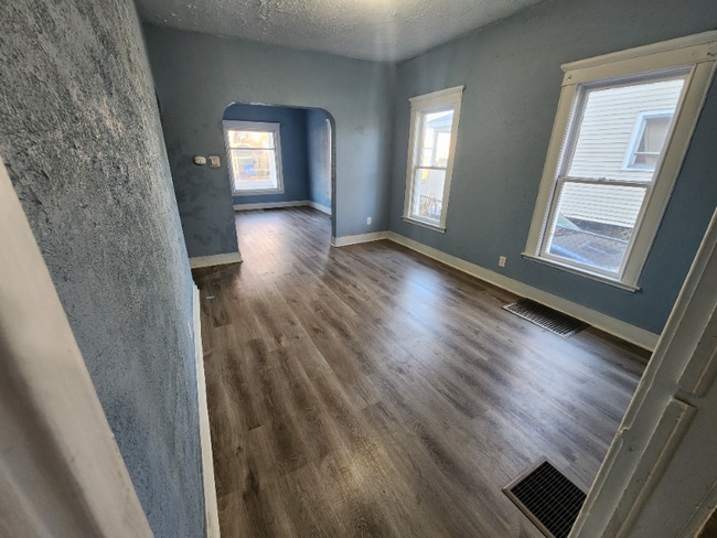 Photo - 214 E Belmont St