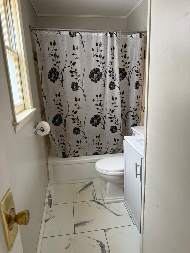 Photo - 642 Arlington St