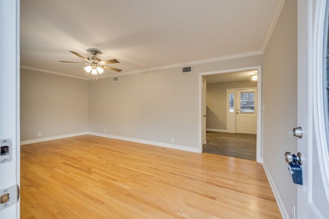 Photo - 336 W Lane St