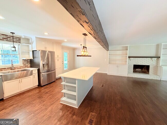 Photo - 295 Redwood Dr