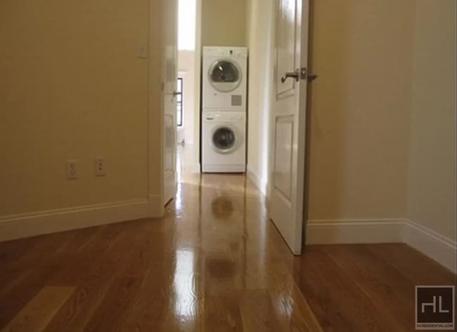 Building Photo - GORGEOUS MIDTOWN WEST 2 BEDROOM - WON'T LA... Rental