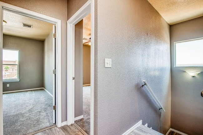 Photo - Beautiful house with 3 beds/2.5 baths near by Fortbliss