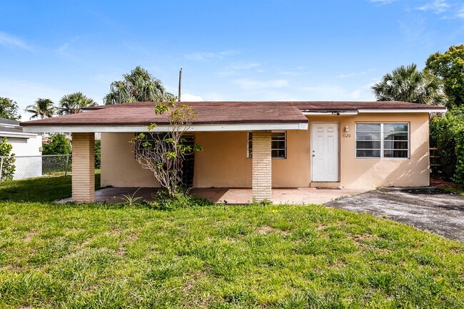 Building Photo - 3120 NW 5th Ct