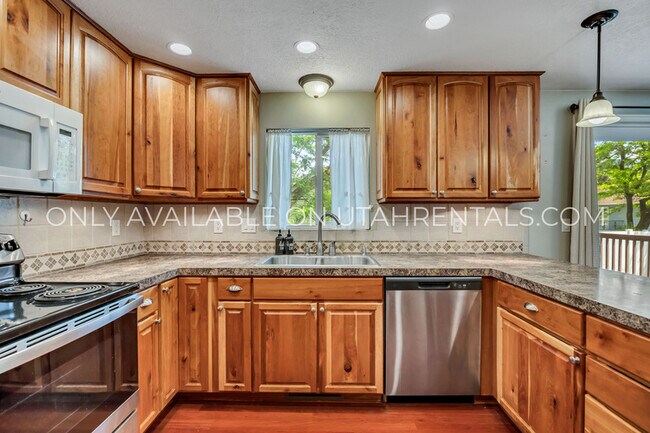 Photo - 485 E 1150 N