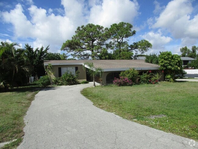 Building Photo - 4930 Victoria Dr Unit 79b3084d-f48b-11e9-ab1a-1866dab910f5 Rental