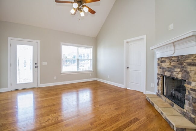 Photo - 1067 Windtree Trace