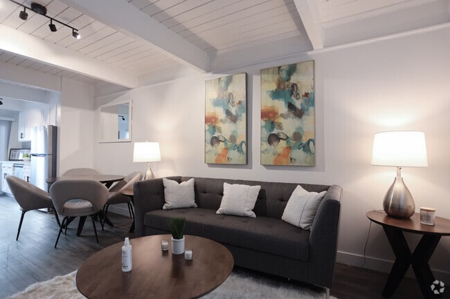 2BR, 1.5 BA-1100 SF