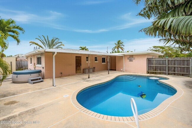 Photo - 141 E Exeter St