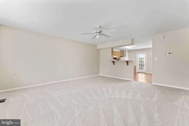 Photo - 209 Ilona Ct
