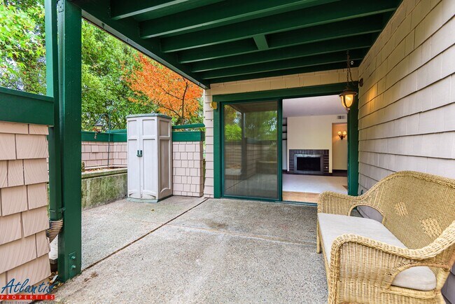 Photo - Pacific Terrace | Spacious Condo | Washer/Dryer In Unit