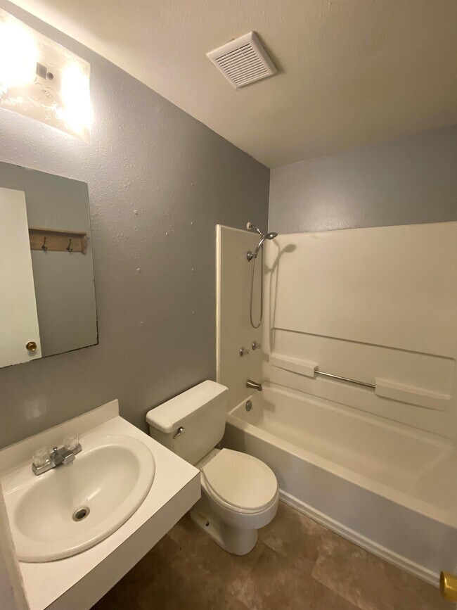 Highland Square Apartments