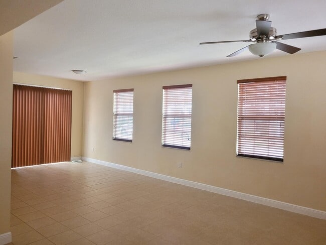 Photo - 1145 SW 147th Ter