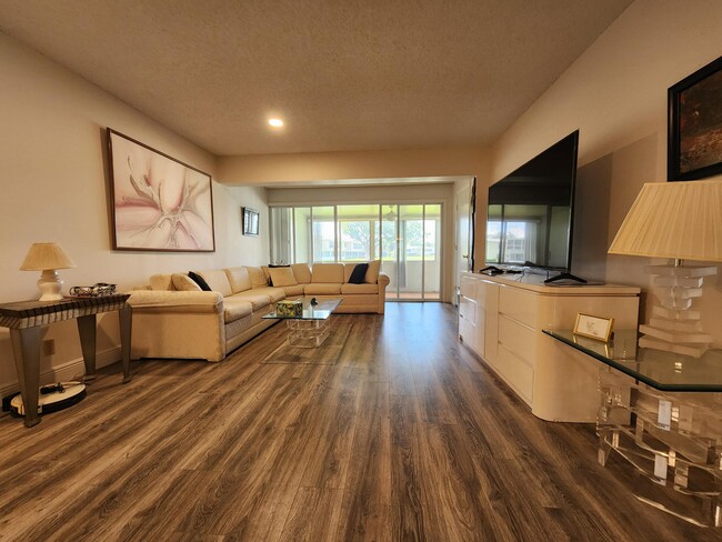 1560 NW 18th Ave Unit 104