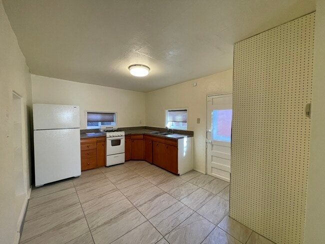 Photo - 536 W Alameda St