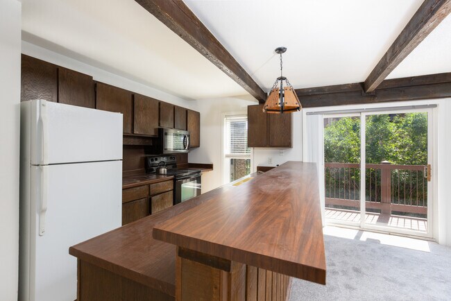 Photo - 35 Upper Woodbridge Rd