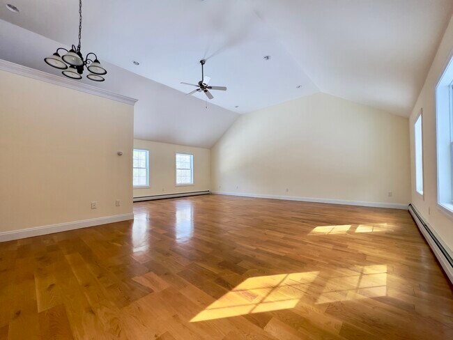 Photo - 16 Critchett Rd