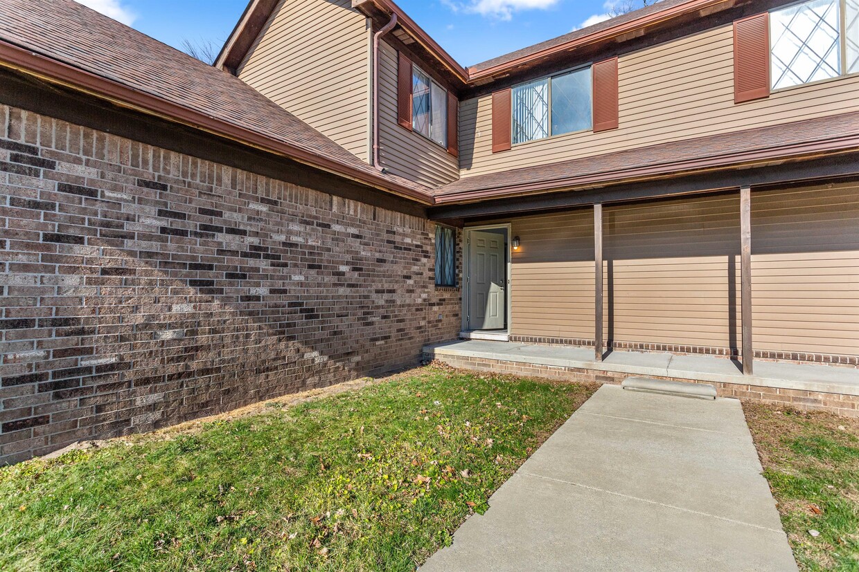 Photo - 3745 Heritage Pkwy (Dearborn, MI)