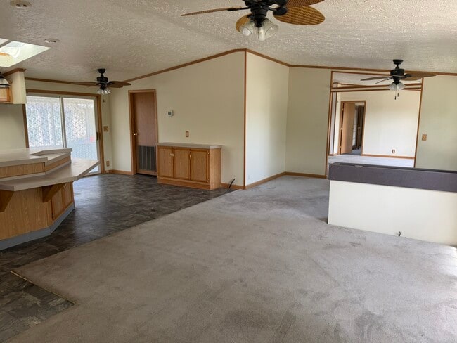 Photo - 201 Black Pine Blvd