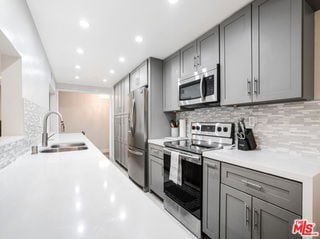 Photo - 441 N Oakhurst Dr