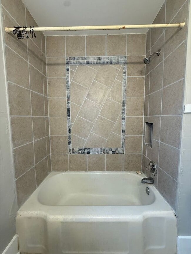 Photo - Wedgewood / Houston!! 3/1 Brick House!