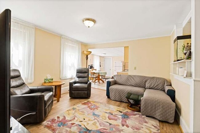 516 Riverside Dr Unit 1