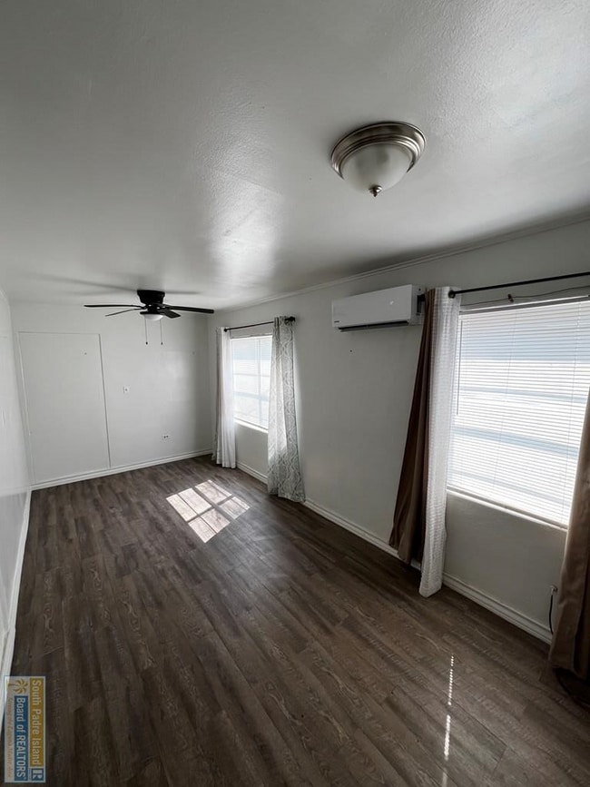 Photo - 938 E Adams St