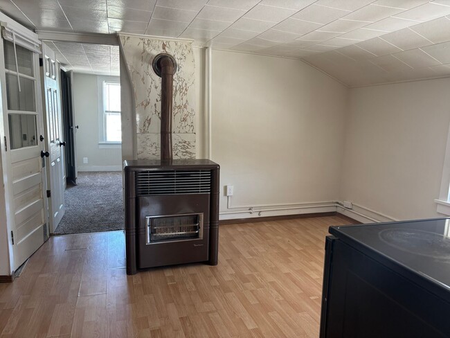 Photo - 503 W 5th Ave Unidad B Upper