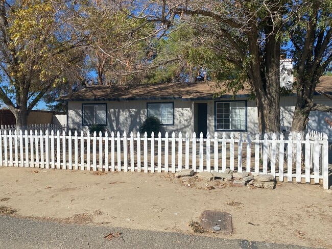 Photo - Lake Los Angeles 3 bedroom