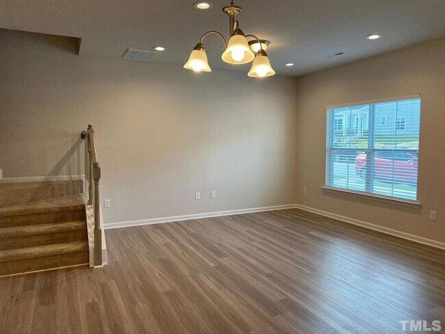 913 Robbie Jackson Ln