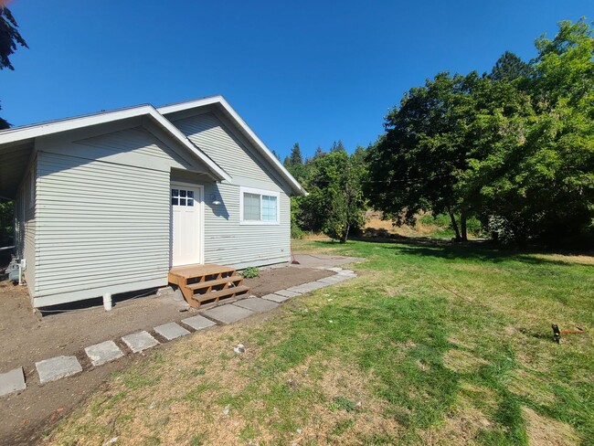 Photo - $1,695 - 2 Bed / 1 Bath Spacious House in ...
