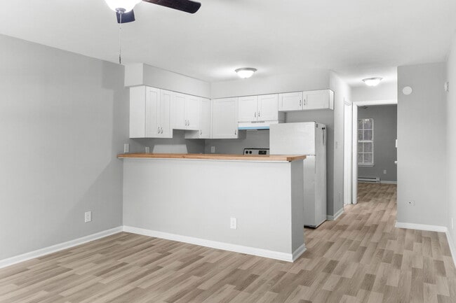 Building Photo - 1129 Green St Rental