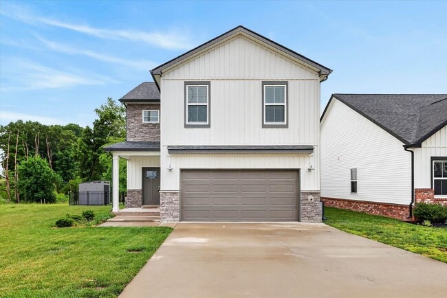 Building Photo - 4 Bedroom Pet Friendly Home For Rent with Club House, Comm. Pool, & Comm Gym Access!
