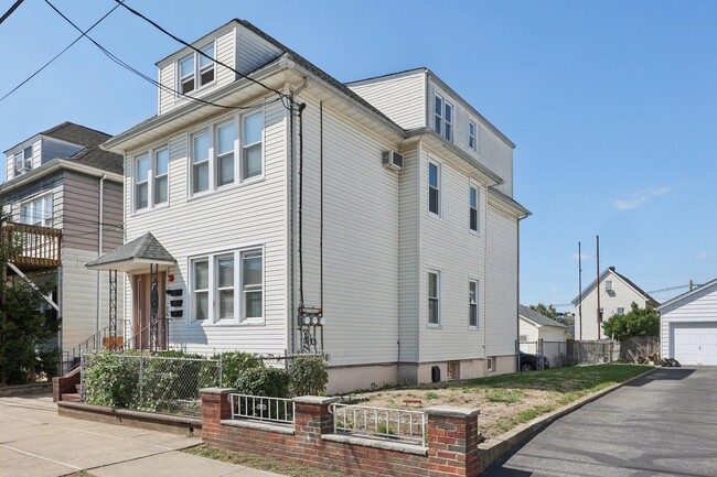 Photo - 153 Banta Ave Unit 3